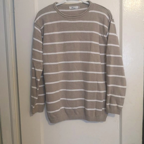 3/$20 Out of the Blue cotton pullover sweater - Picture 2 of 8